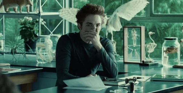 8 Most Awkward Twilight Moments Caught On Camera